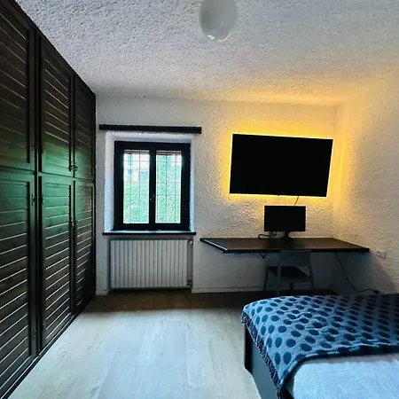 Villa-larici Villa *