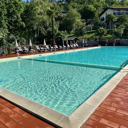 Villa-larici Villa *